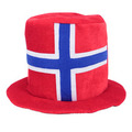 Hatt med norsk flagg i rødt, hvitt og blått